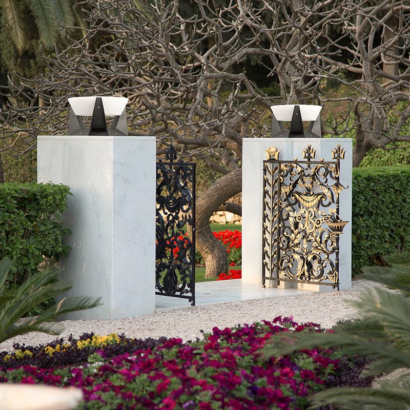 Solvara Outdoor Solar Wall Light