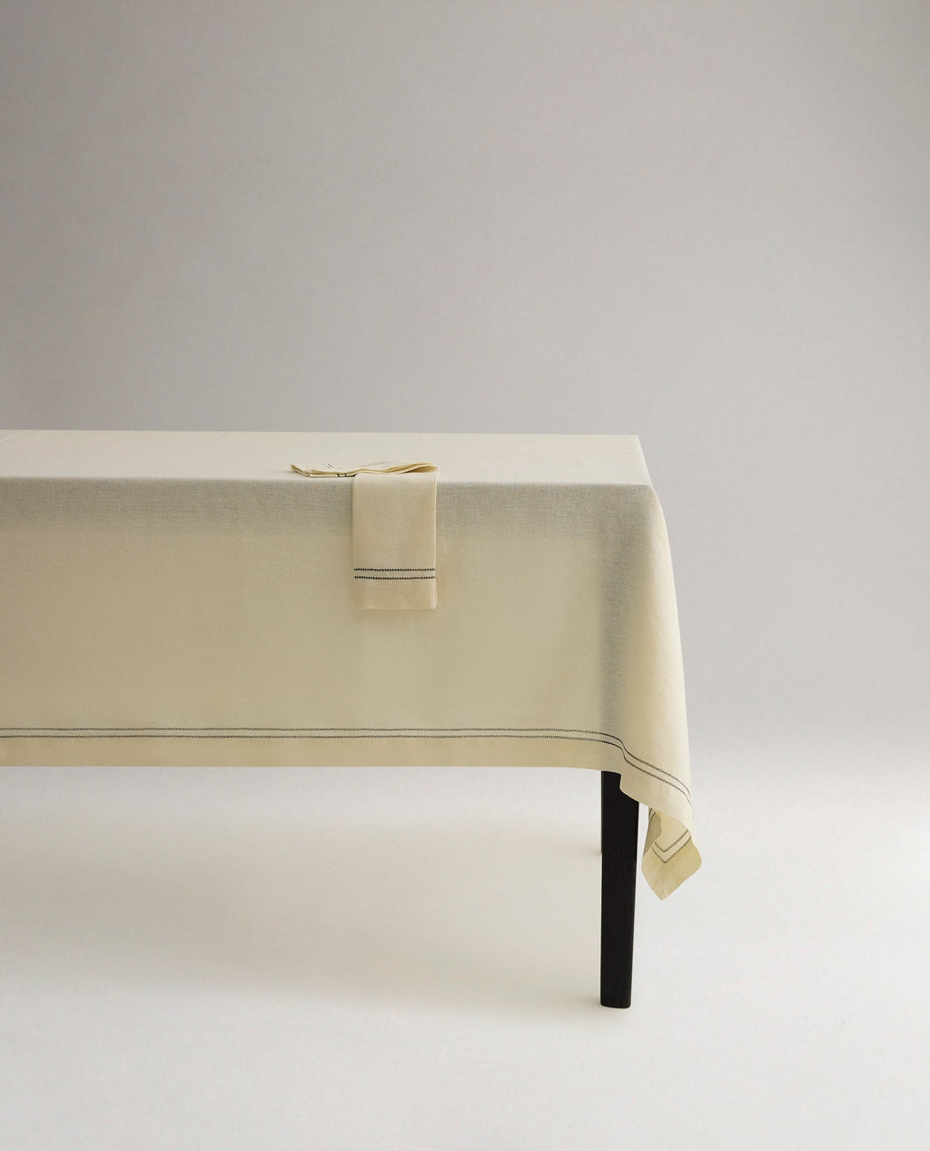 Linen Picotting Table Cloth - Alabaster 0