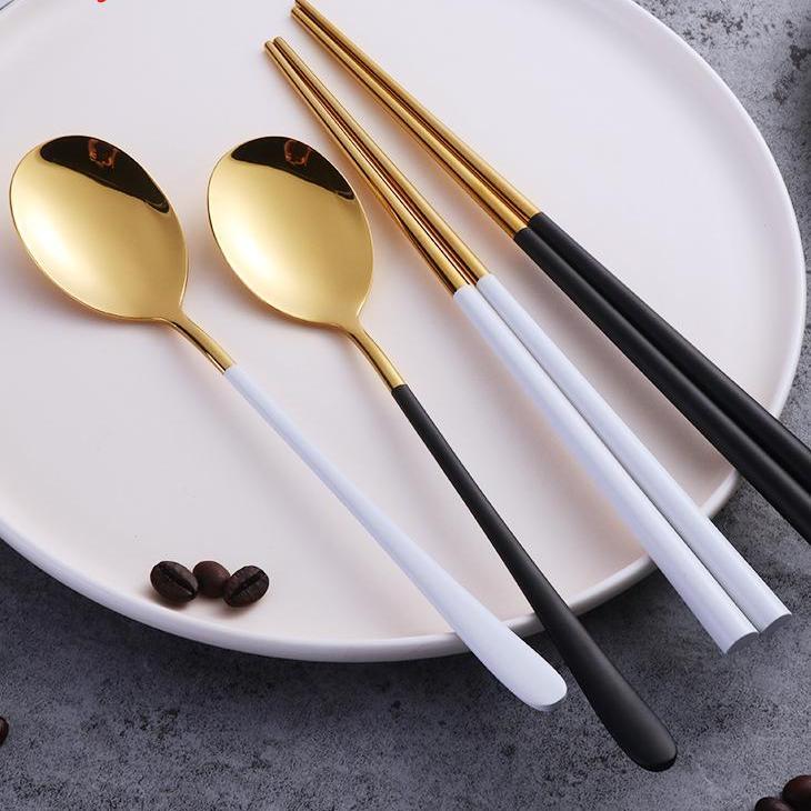 Modern Korean Design – Mirror Finish Stainless Steel Chopsticks 4