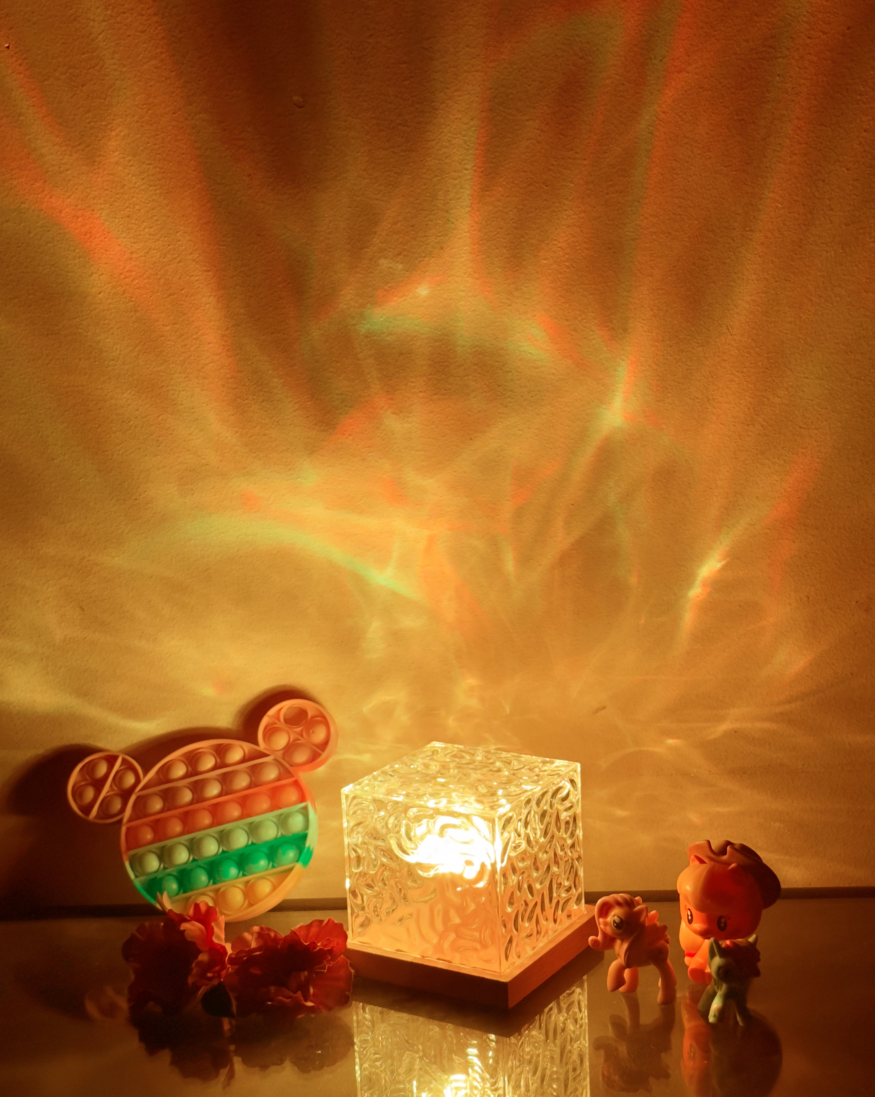 Qrismora – Aurora-Inspired LED Lamp 0