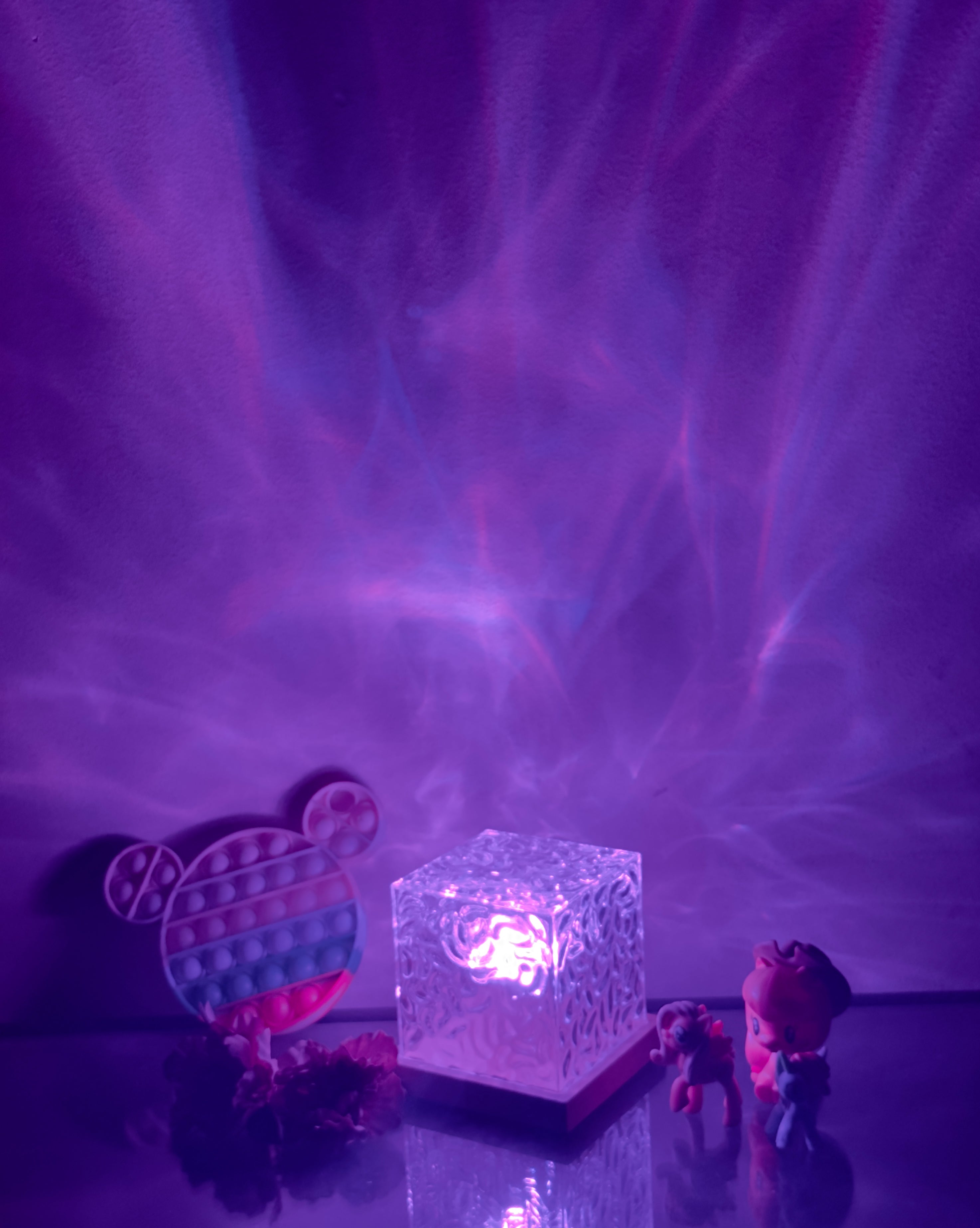 Qrismora – Aurora-Inspired LED Lamp 2