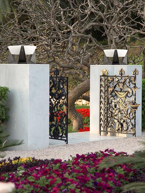 Solvara Outdoor Solar Post Light