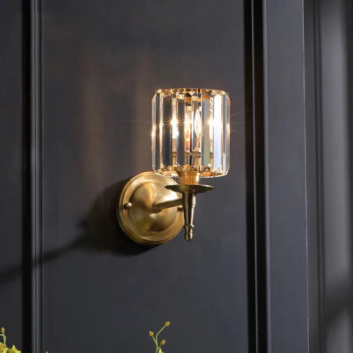 Vintage Elegance – Brass & Crystal Wall Sconce Lighting 3