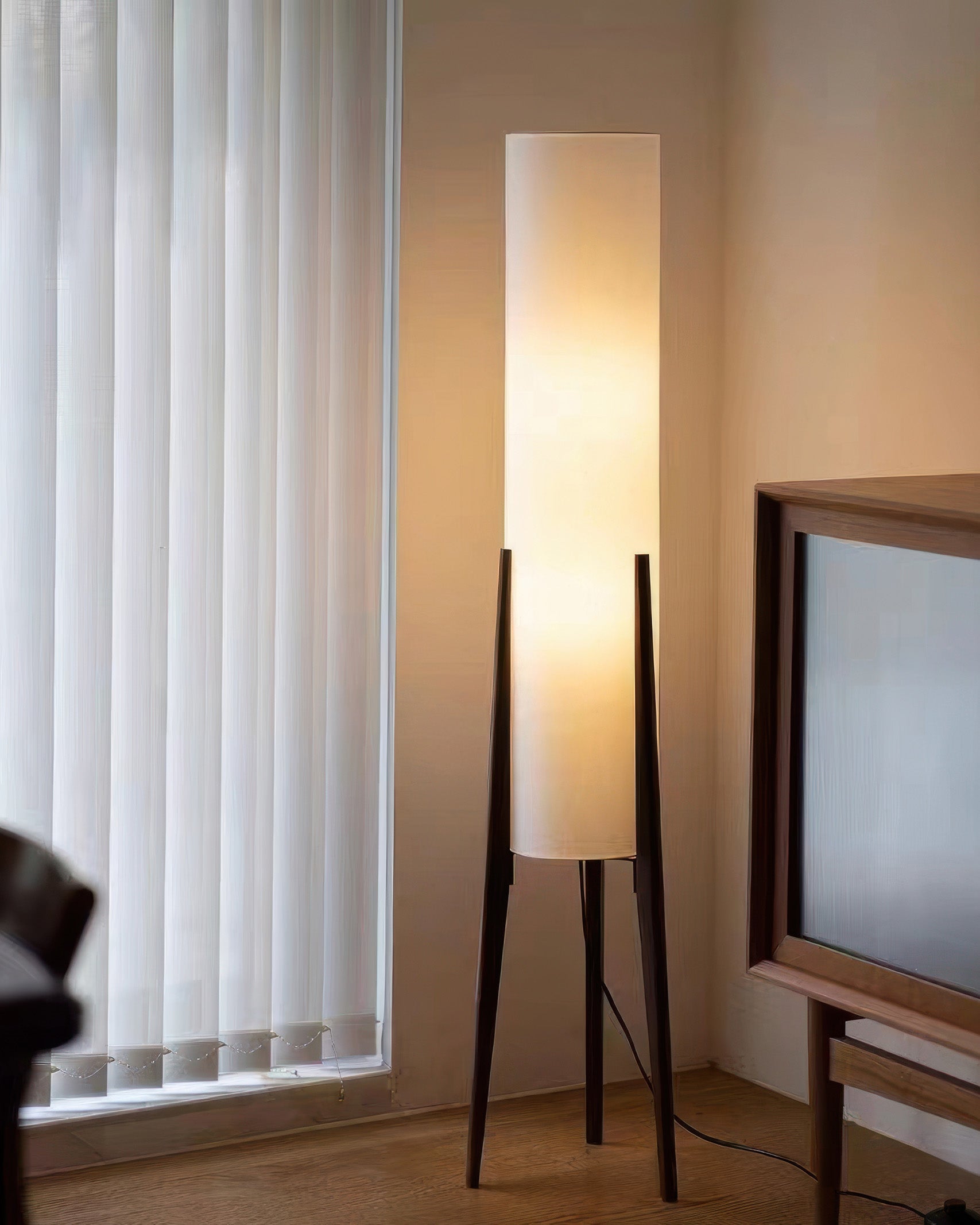 Nordwal Floor Lamp – Walnut & Brass